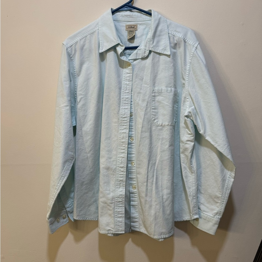 LL Bean Button Up Long Sleeve Shirt light blue, size XL